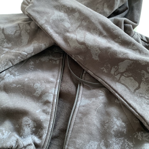 NWT GYMSHARK KK FIT CROP HOODIE SZ XS BLACK CAMO - Picture 7 of 8